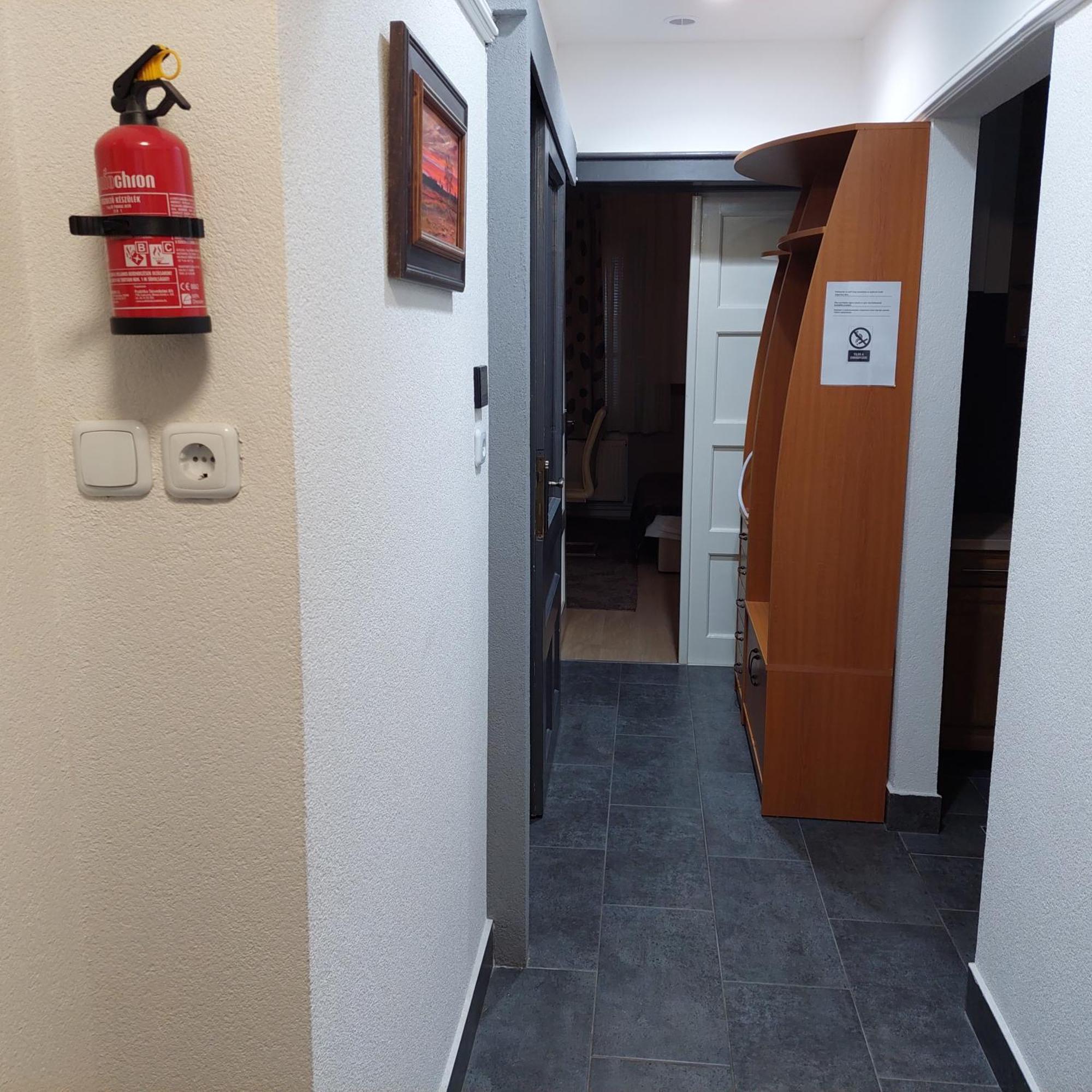 Ujszeged Apartman Екстериор снимка