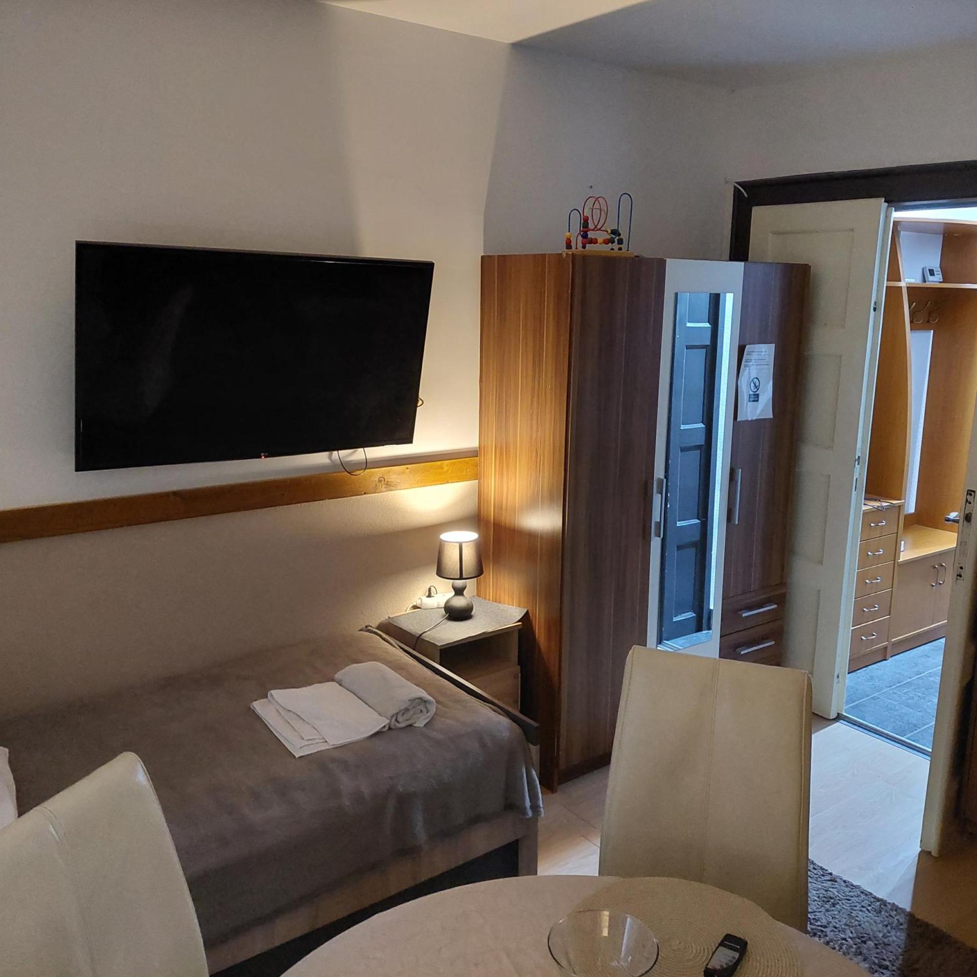 Ujszeged Apartman Стая снимка